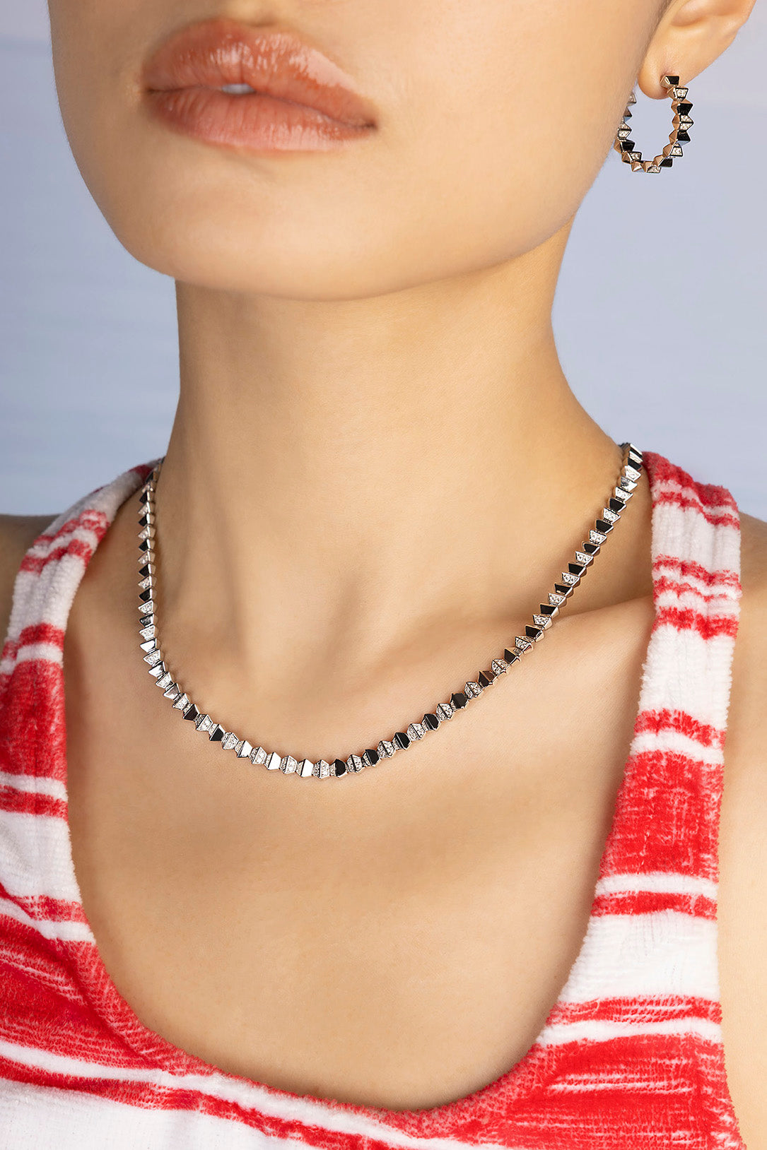 02-WC8083OX-APM-Monaco-Up-and-Down-Necklace