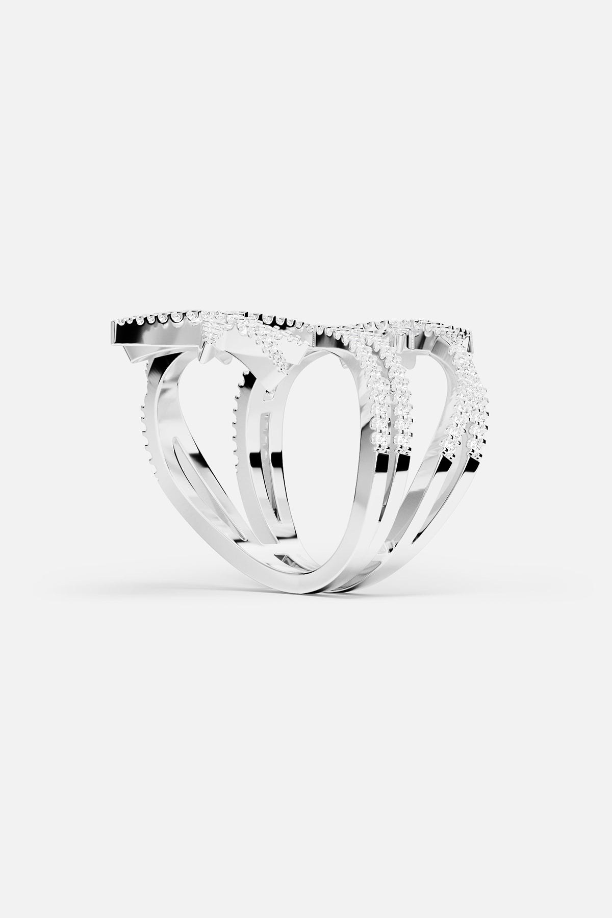 APM double-meteorites Silver-tone ring with star-shaped design on a white background