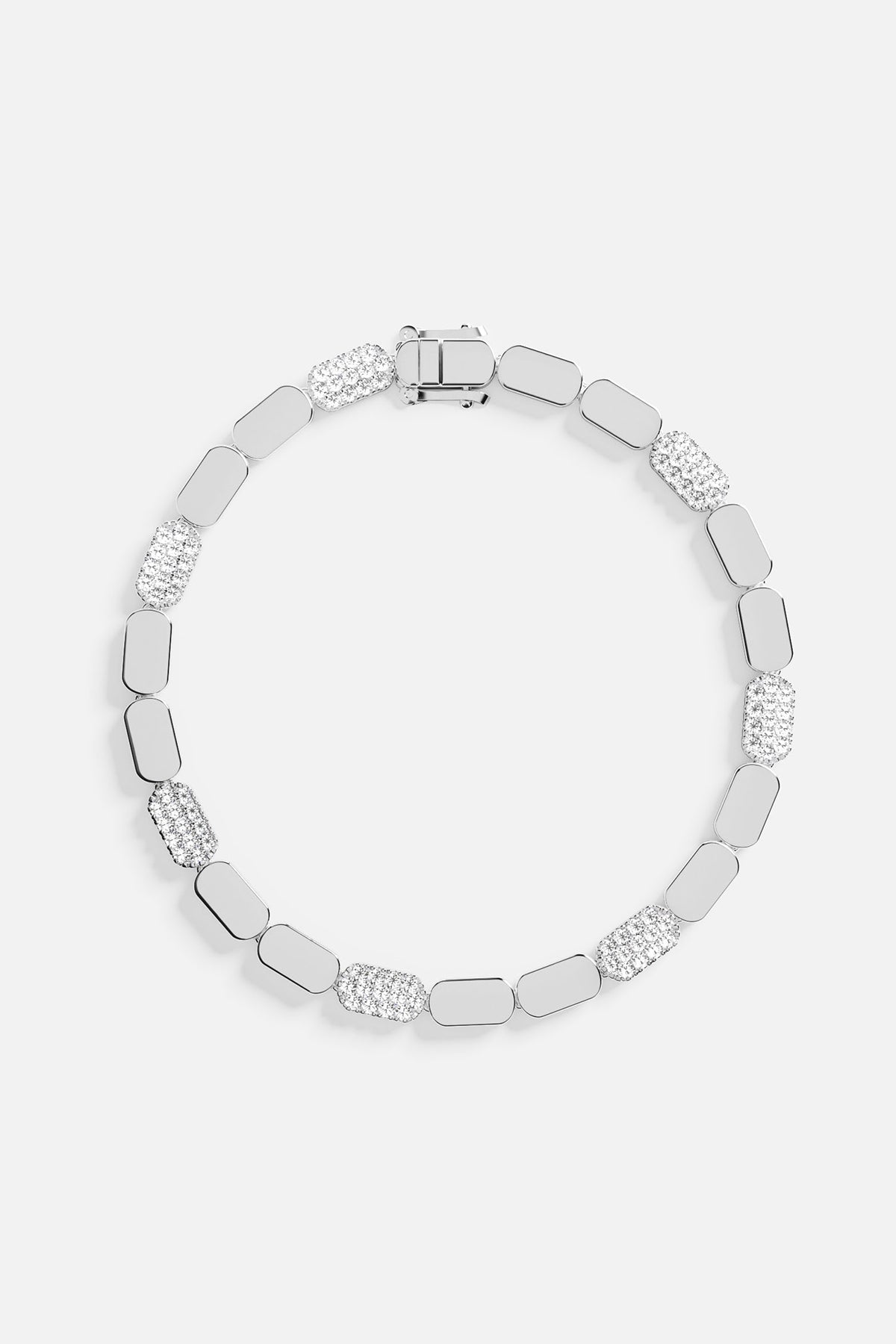 APM bracelet, sleek links and shimmering pavé in a modern rhythm.