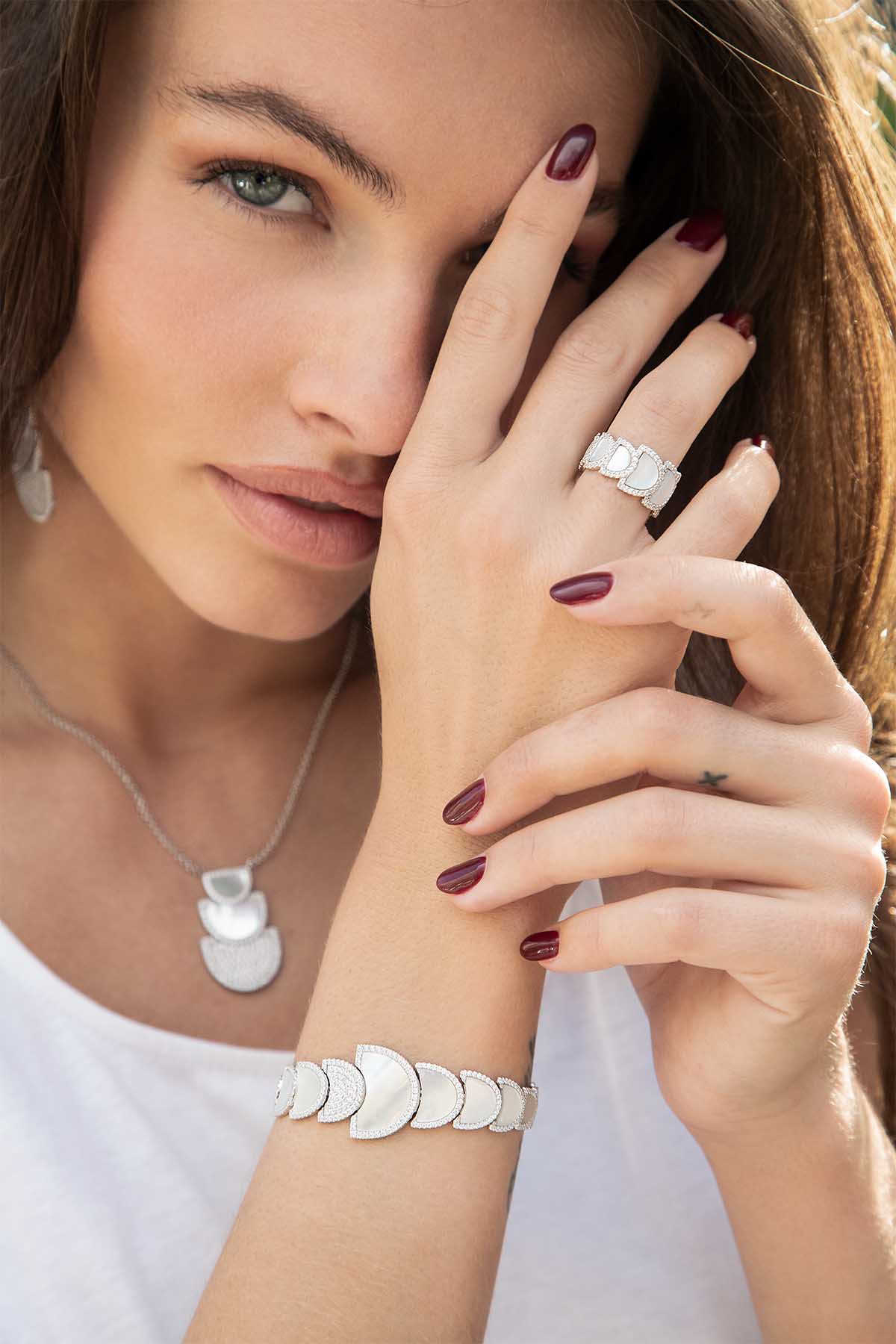 Half Moon Adjustable Bracelet with Nacre | APM Monaco