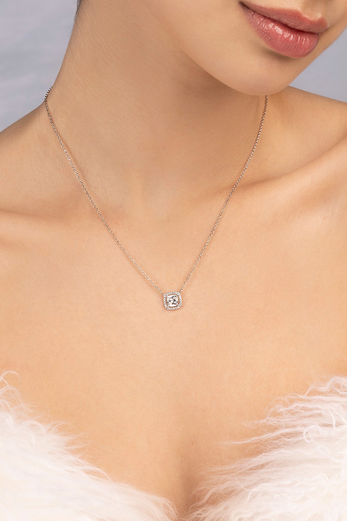 調節可能ネックレス スモール スクエアストーン付き | APM Monaco