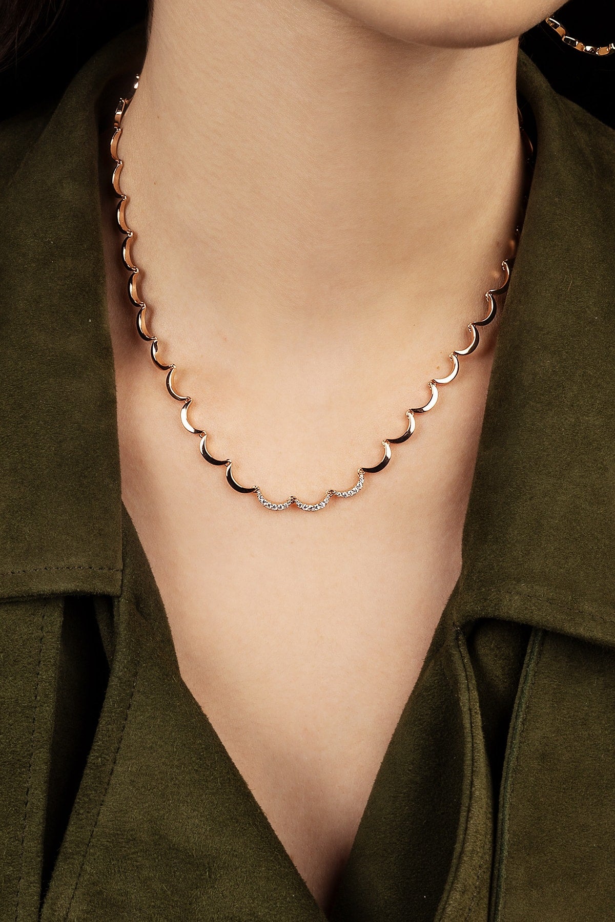 Wavy Gold Adjustable Necklace | Cubic Zirconia | APM Monaco