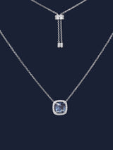 Verstellbare Halskette mit blauem quadratischem Stein