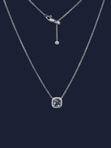 Zierliche verstellbare Halskette mit blauem eckigem Stein