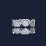 Ring aus Herzmotiven mit Pavé aus weißem Perlmutt – Silber