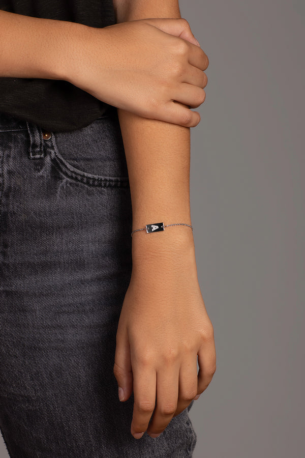 Verstellbares Armband mit dem Buchstaben „A“ auf einer Plakette – Silber